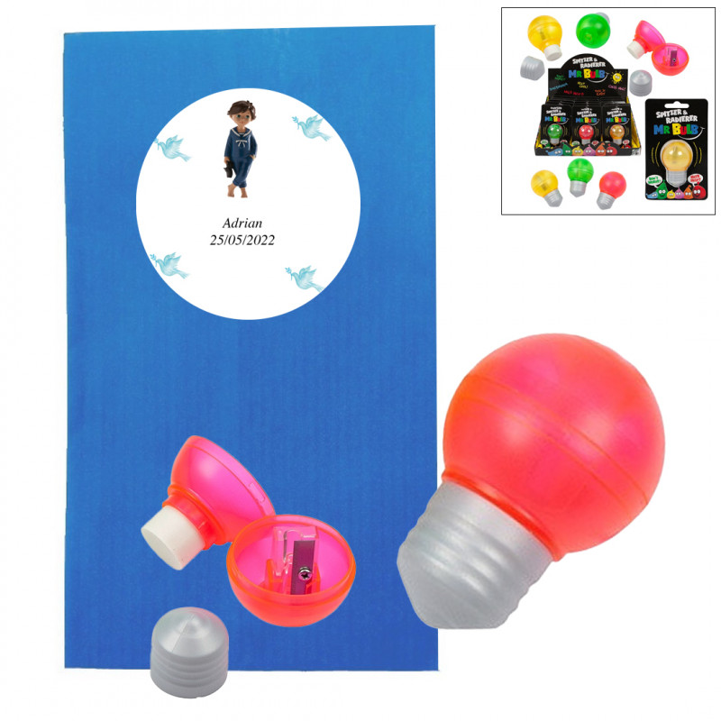 Sacapuntas con goma y depósito en forma de bombilla presentado en sobre de regalo con adhesivo de comunión personalizado