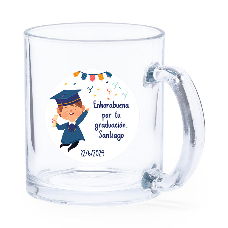 Taza de cristal con adhesivo personalizado de graduación niño