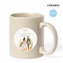 Taza de cerámica con adhesivo personalizado para detalles bodas