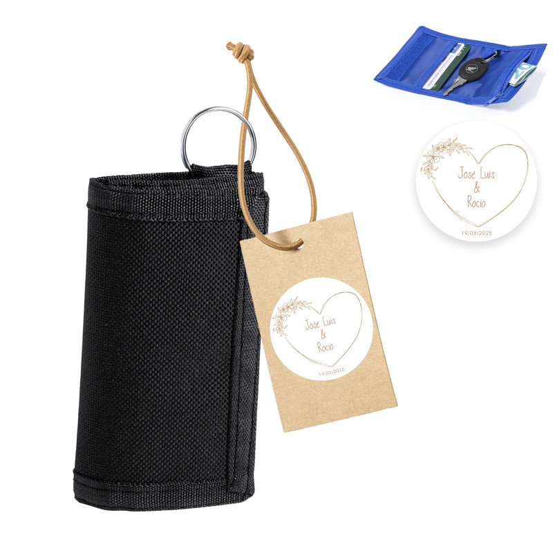 Monedero llavero negro con etiqueta kraft personalizada para bodas y eventos