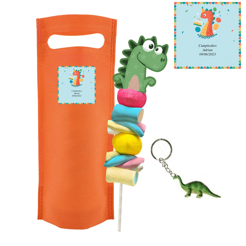 Brocheta de golosinas de dinosario y llavero a juego en bolsa naranja con adhesivo personalizable para cumpleaños